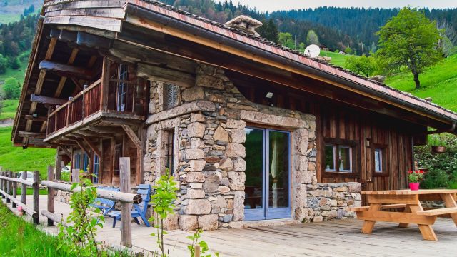 Chalet d'Heïdi avec sa terrasse.